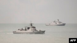Kapal angkatan laut China memasuki Laut Coral melewati Selat Torres, 18 Februari 2022. (Departemen Pertahanan Australia/Handout via REUTERS) 