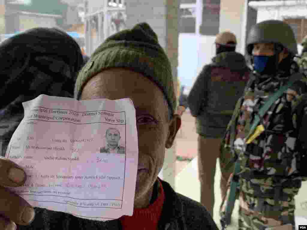 الیکشن کمشنر کے مطابق جموں و کشمیر میں رجسٹرڈ ووٹرز کی تعداد 57 لاکھ ہے۔ سابقہ مغربی پاکستان کے مہاجرین کو آئین کی دفعہ 370 کی منسوخی کے بعد پہلی مرتبہ ووٹ کا حق حاصل ہوا ہے۔