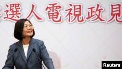 台灣總統、民進黨總統候選人蔡英文在第二場電視政見辯論會後對媒體講話。 （2019年12月25日）