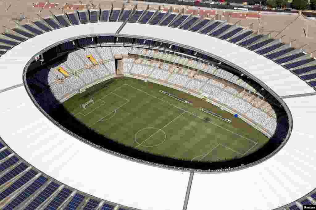 Vista área do Estádio Mineirão, um dos estádios que vai receber os jogos do Mundial de Futebol em Belo Horizonte. Abril 10, 2014. REUTERS/Washington Alves