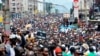 Des partisans de l’opposition marchent dans les rues de Conakry, Guinée, 2 août 2017.
