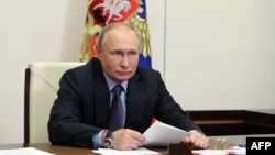 Arhiva - Predsjednik Rusije Vladimir Putin u državnoj rezidenciji u Novo Ograjovom, nedaleko od Moskve, 9. juna 2021.