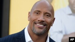 Dwayne Johnson protagoniza en “Fast and Furious presents: Hobbs & Shaw”, una película de acción derivada de la franquicia Fast and Furious.