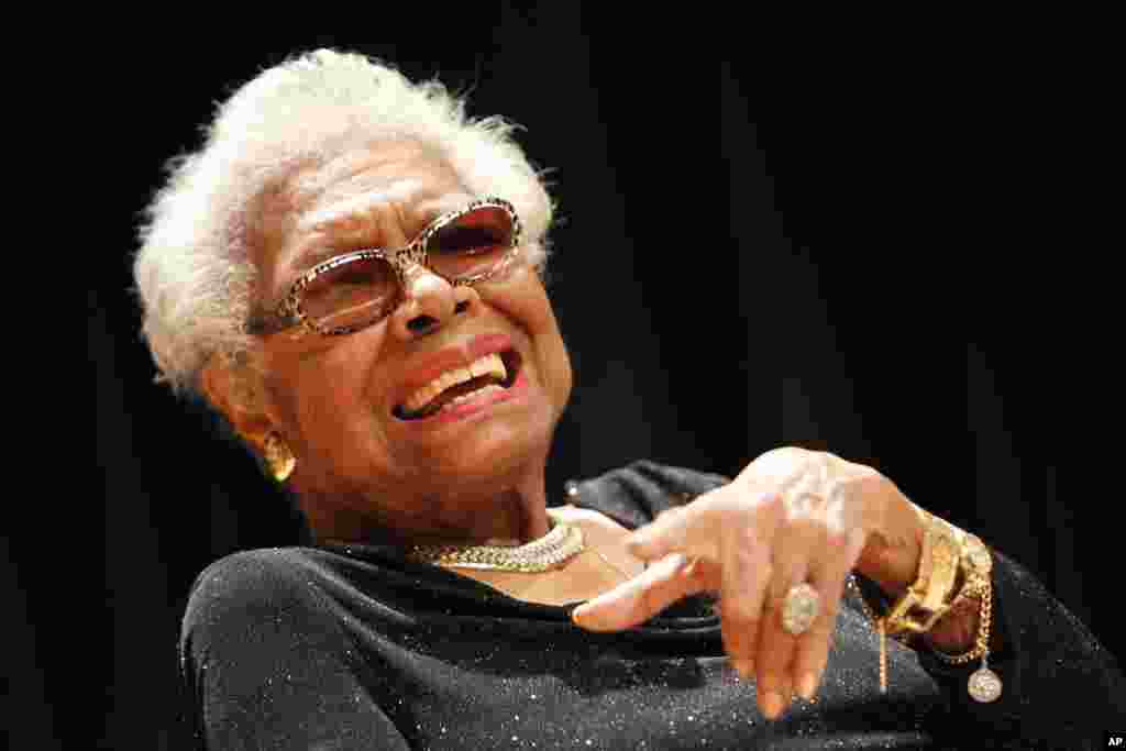 Maya Angelou answers questions at her portrait unveiling at the Smithsonian's National Portrait Gallery in Washington, April 5, 2014.