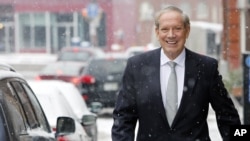 Mantan Gubernur New York, George Pataki, mengumumkan pencalonan dirinya sebagai kandidat Capres AS dari partai Republik, Kamis, 28 Mei 2015 (Foto: dok).
