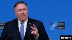 Menteri Luar Negeri AS Mike Pompeo berbicara pada pertemuan NATO di Brussels, Belgia, Selasa (4/12). 