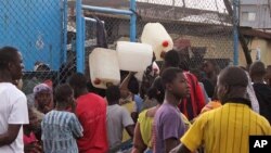 Cerca de 2.500 personas fueron infectadas por el virus del ébola en África occidental, y más de 1.350 fallecieron.