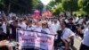 ရန်ကုန်မြို့ ကုလသမဂ္ဂရုံးရှေ့ စစ်အာဏာဆန့်ကျင်ဆန္ဒပြ မြင်ကွင်း။ (ဖေဖော်ဝါရီ ၁၀၊ ၂၀၂၁)