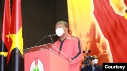 Presidente angolano, João Lourenço, discursa no 64º aniversário do MPLA, em Luanda (Foto de Arquivo)