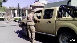 Контрольний пункт перед офісом губернатора афганської провінції Нангархар