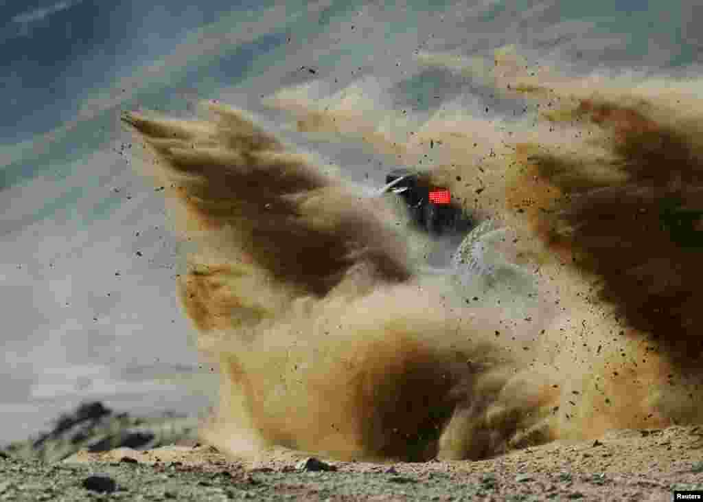 South Racing Can-Am's Manuel Andujar and Bernardo Graue compete during the state 8 of Dakar Rally between Al Duwadima and Riyadh, Saudi Arabia.