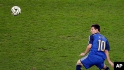  Lionel Messi 