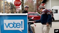 Details on which American states offer a vote by mail option