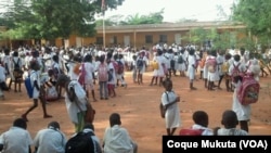 Alunos, Luanda (Foto de Arquivo)