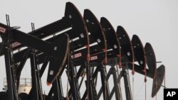 APTOPIX Oil Prices