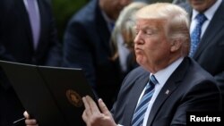 En la campaña electoral del año pasado, Trump prometió combatir una epidemia de opioides que está matando a más de 47,000 estadounidenses cada año.