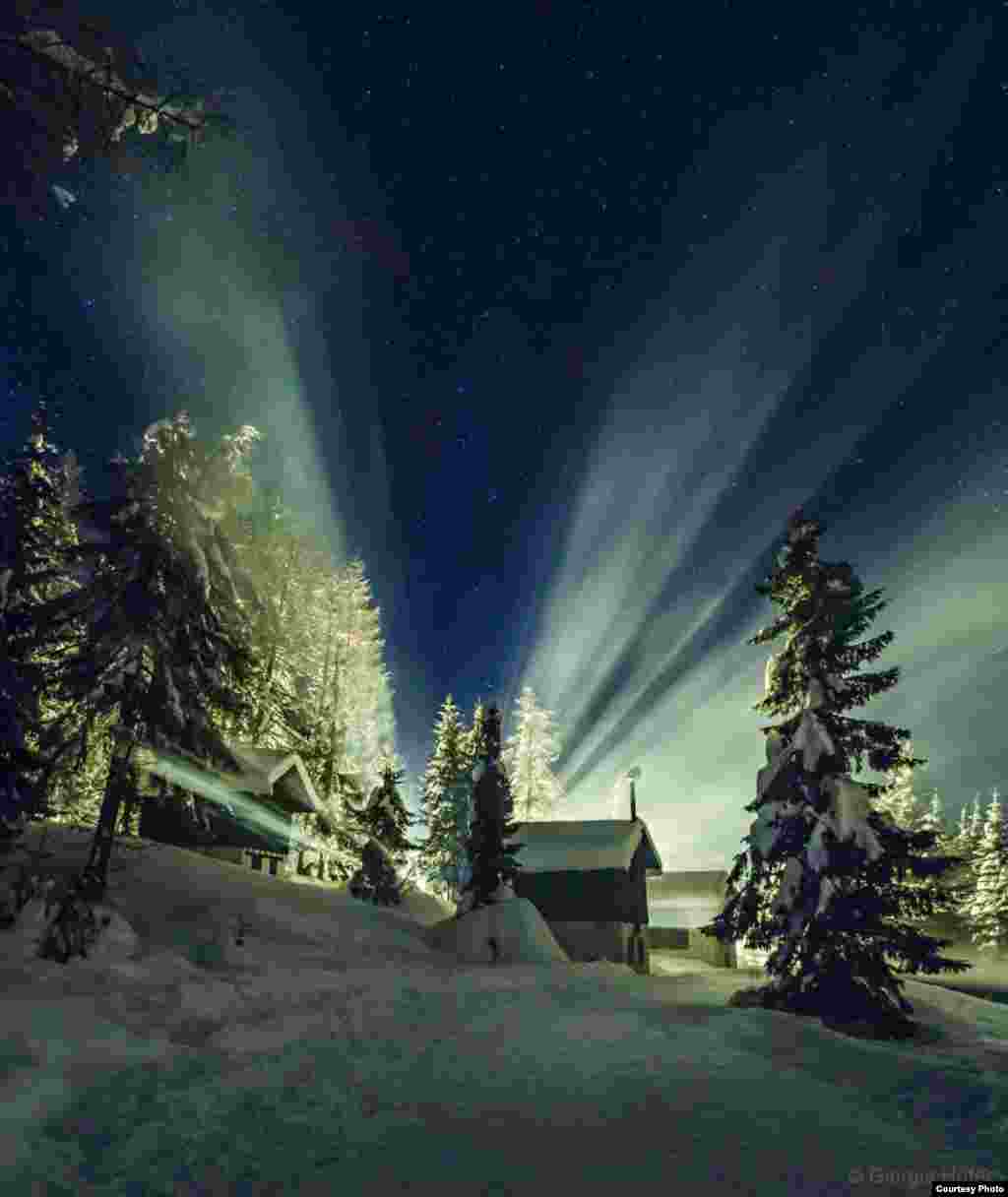 "Light in the Sky" by Giorgia Hofer (www.cortinastelle.it). (Courtesy: twanight.org/contest)