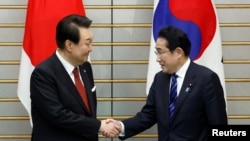 南韓總統尹錫悅2023年3月16日訪日首日與首相岸田文雄舉行會談。（路透社）