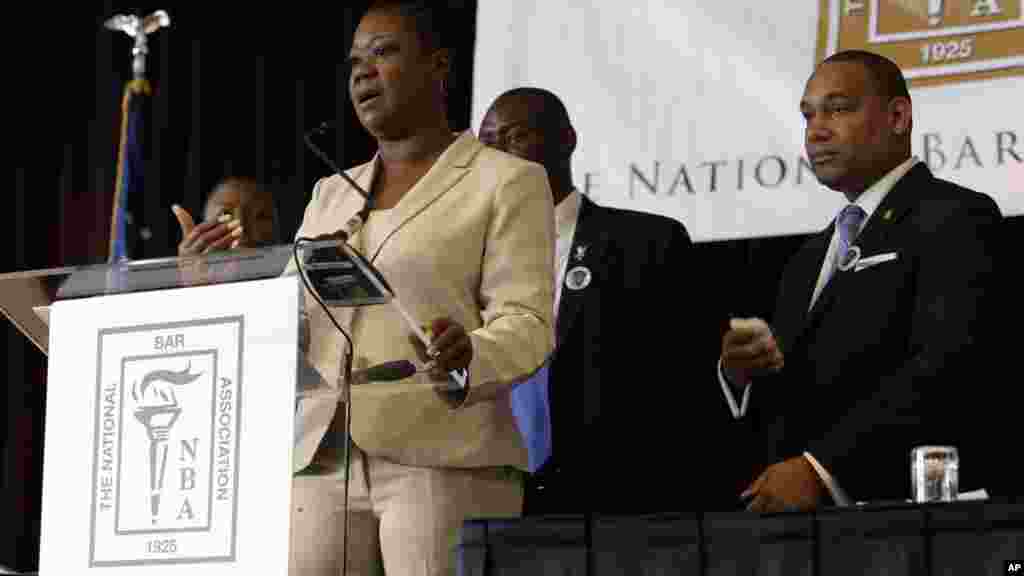 La mère de Trayvon Martin, Sabrina Fulton, lors d'une conférence de presse, le 29 juillet 2013.
