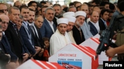 اردوغان تحت تدابیر شدید امنیتی در مراسم بزرگداشت از قربانیان حضور یافت.