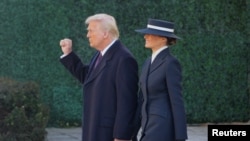 Дональд Трамп и его жена Мелания после службы