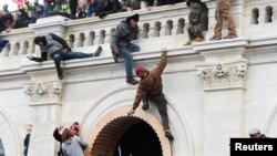 En Fotos | Manifestantes pro Trump entran al Capitolio por la fuerza 