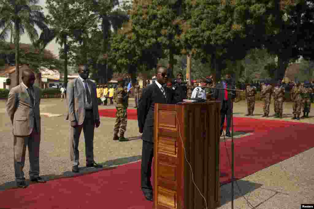 Central African transitional parliament chief Alexandre Nguendet gives a speech in Bangui, Jan. 13, 2014.