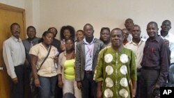 Jornalistas independentes e membros da sociedade civil participaram num forum da Open Society em Luanda
