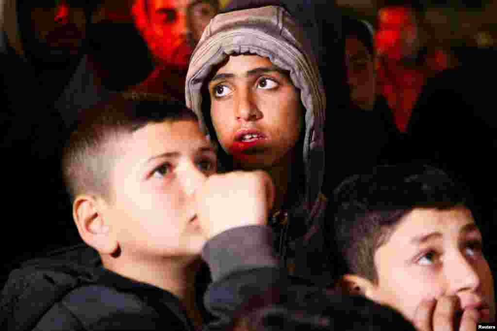 La fase uno implica la liberación de 33 rehenes israelíes, incluidas todas las mujeres, niños y hombres mayores de 50 años. La guerra ha matado a miles de personas. Mujeres y niños palestinos, entre las víctimas principales. 