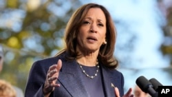 La candidata presidencial demócrata, la vicepresidenta Kamala Harris, habla durante un evento de campaña, el 16 de octubre de 2024, en Washington Crossing, Pensilvania.