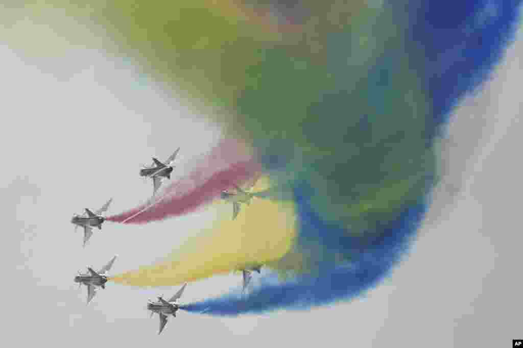 The Chinese Bayi aerobatics team takes to the sky at the 15th China International Aviation and Aerospace Exhibition, also known as Airshow China 2024, at Zhuhai in southern China's Guangdong province.