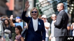 Durante su convalecencia, Clinton recibió el apoyo y la ayuda de su exjefe y demócrata número uno —el presidente Barack Obama.