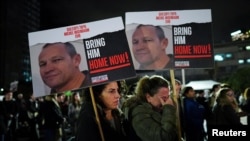Protest u Tel Avivu na kojem se traži oslobađanje izraelskih talaca (Foto: REUTERS/Alexandre Meneghini)