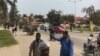 Agente da polícia atira contra motoqueiro e provoca alvoroço em Benguela