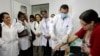 Dokter-dokter Kuba Bangga Pertaruhkan Nyawa dalam Misi Hentikan Ebola