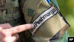 Alrededor de 150 combatientes peshmerga pasaron el miércoles viajando a través de Turquía hacia la frontera siria.