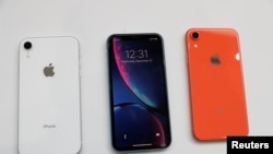 Demostración del nuevo Apple iPhone XR durante un acto en Cupertino, California, el 12 de septiembre de 2018. 