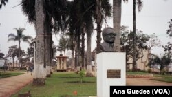 Busto em Angola (Arquivo)