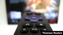 El logo de Netflix en un control remoto de televisión. [Foto de archivo]