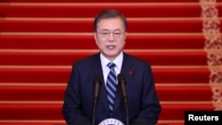 문재인 한국 대통령이 7일 청와대 본관에서 신년사를 발표하고 있다. 