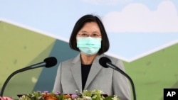 차이잉원 타이완 총통이 지난 28일 타이완 국영 항공우주산업개발공사(AIDC)에서 열린 인도태평양 지역의 F-16 전투기 정비센터 개막식에서 연설을 했다. 