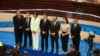Miembros del nuevo Congreso en El Salvador posar para las cámaras, el 2 de mayo de 2024, en San Salvador.