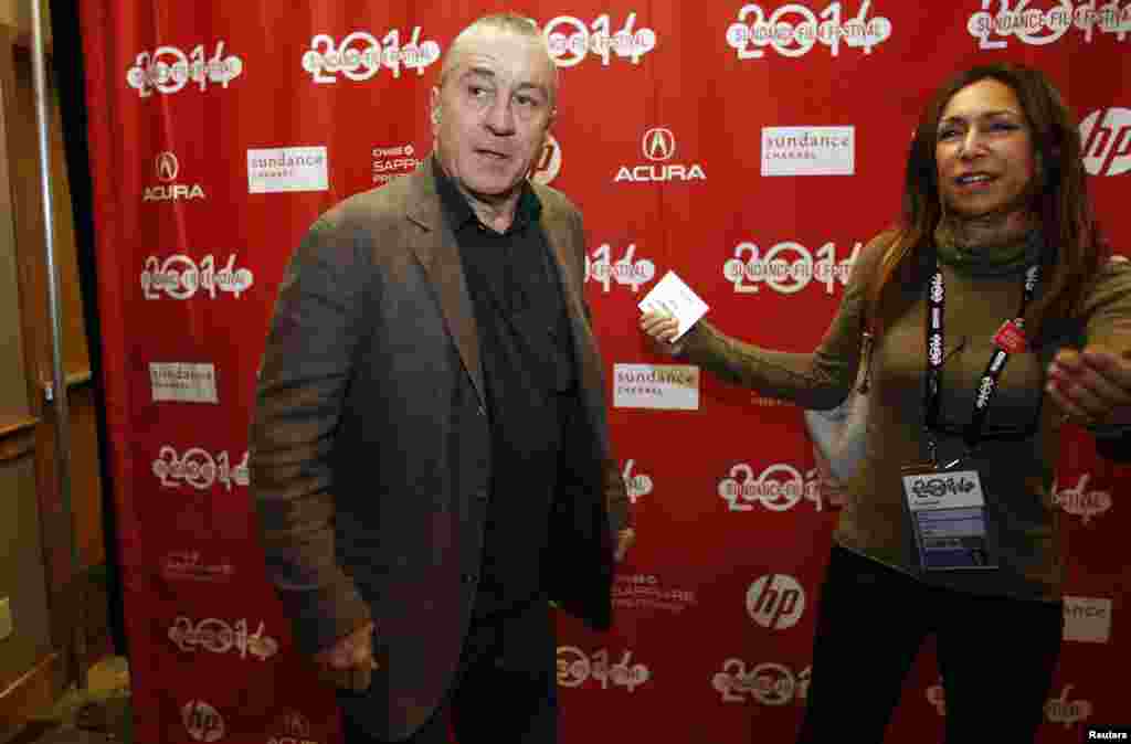 Aktor Robert De Niro menghadiri pemutaran perdana film "Remembering the Artist" (19/1). (Reuters/Jim Urquhart)