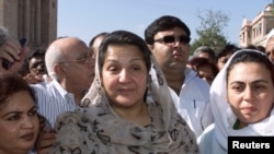 Kulsoom Nawaz, istri mantan PM Pakistan Nawaz Sharif, 30 Oktober 2000. (Foto: dok). Kulsoom meninggal dunia dalam usia 68 tahun setelah berbulan-bulan mengalami kondisi kritis di sebuah rumah sakit di London, Inggris, Selasa, 11 September 2018.