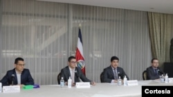 Autoridades de gobierno y expertos costarricenses anuncian que Costa Rica desarrollará sus propias pruebas de detección de COVID-19. [Foto: Cortesía Roberto Carlos Sánchez ]