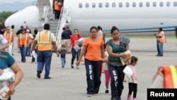 Según las organizaciones más de 17.500 personas murieron en homicidios en 2015 en el Triángulo del Norte, por lo que deportar a las personas que huyen de la violencia en esa región no es la solución.