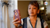 Ana Chávez cuenta las penurias que pasa para sobrevivir, y su pesar porque ya no puede mandar remesas a su país.