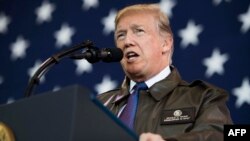 Donald Trump, Base Aérea de Yokota.
