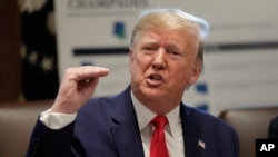 El presidente Donald Trump defendió su llamada telefónica al presidente de Ucrania, Volodymyr Zelensky, durante entrevista con Fox News el lunes, 21 de octubre, de 2019.