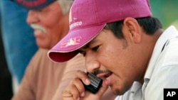 Quienes cometen fraude se aprovechan de la desesperación de los miles de inmigrantes que tratan de regular su situación en EE.UU.